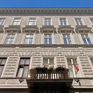 Paulay Design , Budapest Hongrie